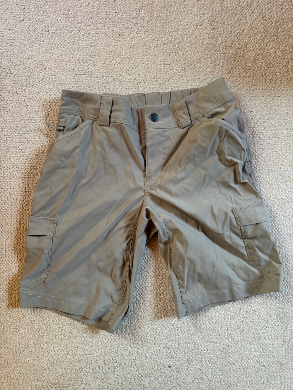 Duluth Dry On The Fly Cargo Shorts in khaki size 2